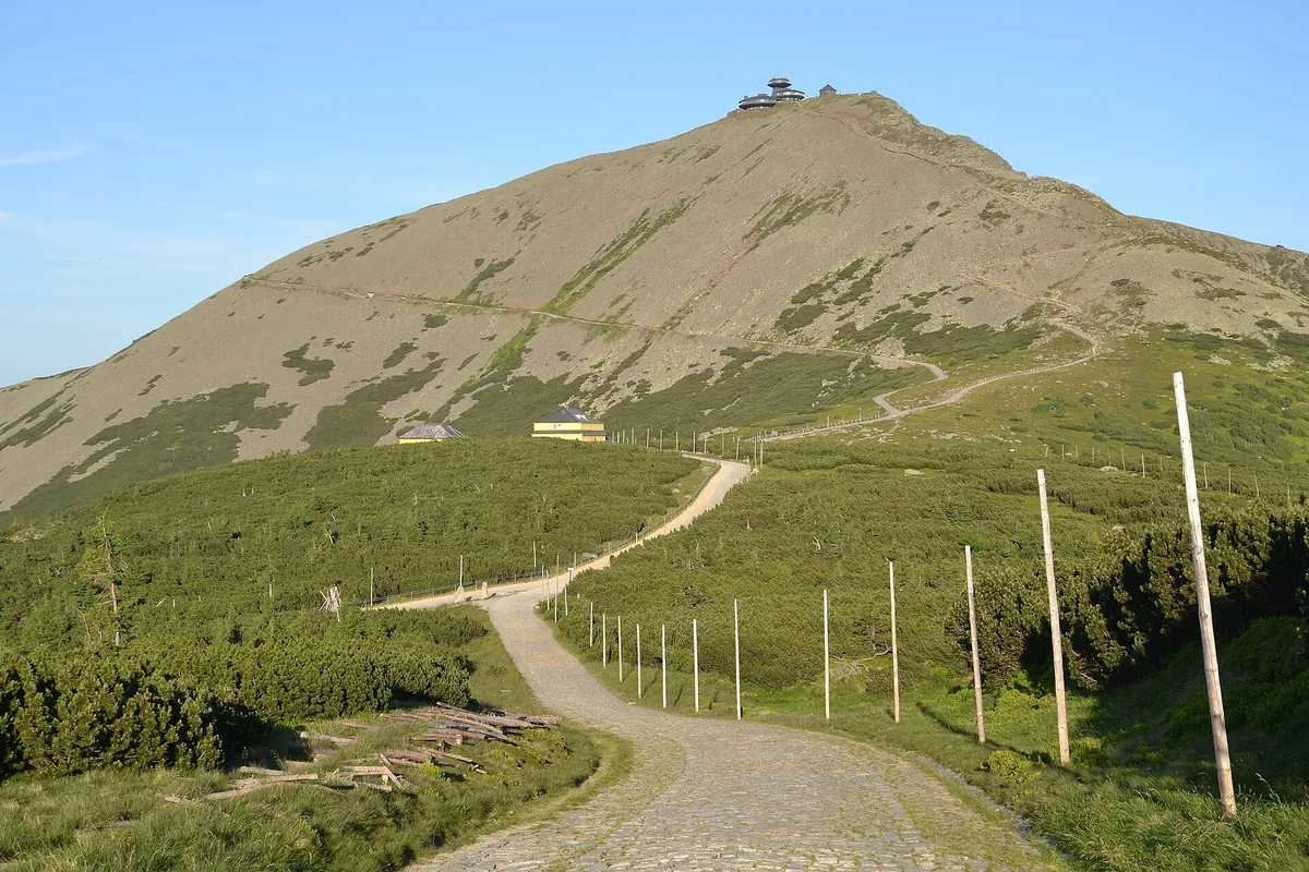 Cesta na vrchol Sněžky v Krkonoších